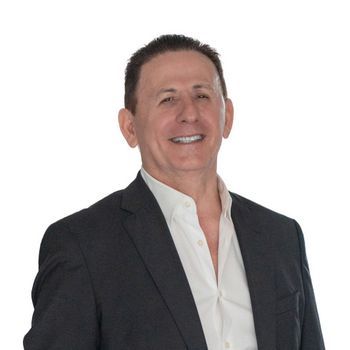 Portrait of Pete Mustafaraj, REALTOR®.